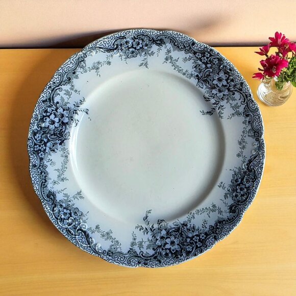 ALFRED MEAKIN VINTAGE England Medway Flow Blue Pattern 8 3/4" Dinner Plate - Picture 1 of 5
